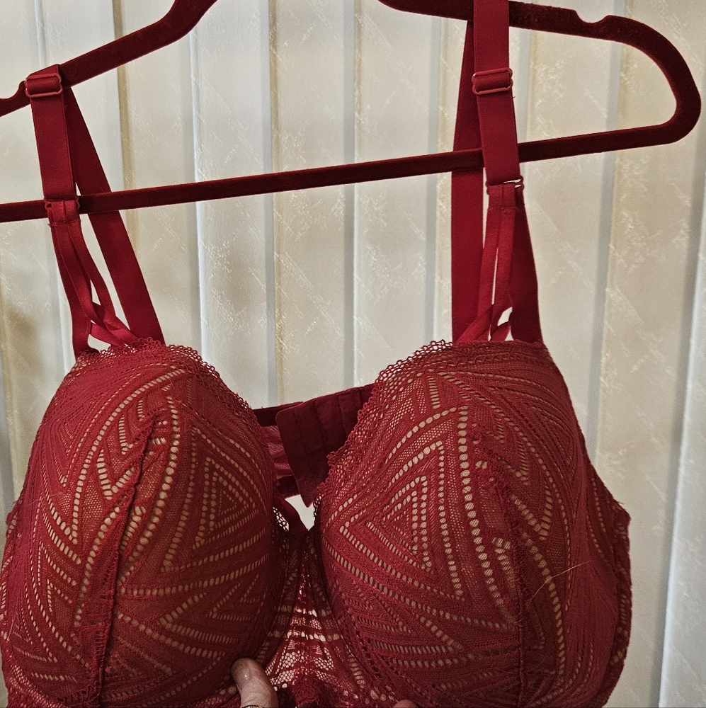 torrid 42DDD gorgeous hot pink strappy, sexy bra